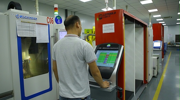 精密注塑模具加工